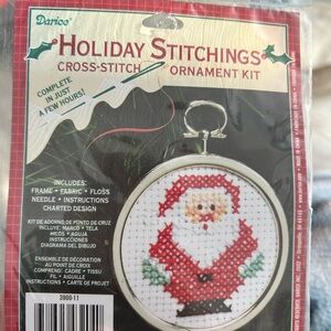5/$25 Darice Holiday Stitchings Santa Ornament Kit - Red and White 🪡